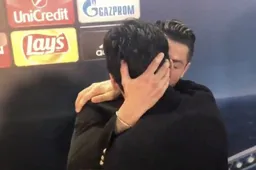 Zo begroeten Ronaldo en Buffon elkaar na wedstrijd (Video)
