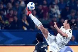 Onwaarschijnlijk: Ibrahimovic controleert bal boven zijn eigen hoofd (Video)