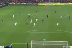 Hazard pakt meteen uit met héérlijke assist (Video)