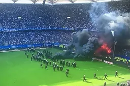 Hamburg degradeert voor het eerst, zware rellen uitgebroken