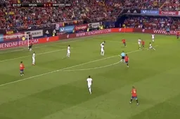 Real-speler pakt uit met fenomenaal hoogstandje (Video)