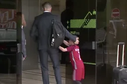 Jonge fan verovert de wereld door dit te doen bij Ronaldo (Video)