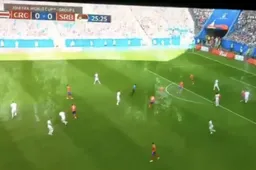 Heerlijk! En dan waant Aleksandar Mitrovic zich even Neymar (Video)