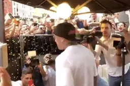 Op deze indrukwekkende manier wordt Radja onthaald door Inter-fans (Video)