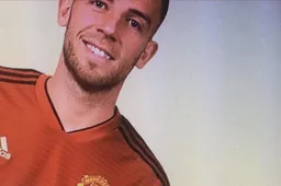 ‘Transfer uitgelekt’: Alderweireld poseert in shirt van Manchester United