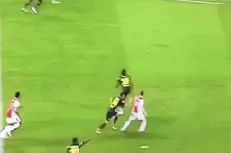 Extra pijnlijke 1-0 voor Standard: Huntelaar tikt vanuit buitenspel binnen