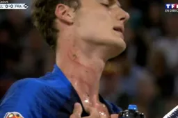 Rüdiger pakt Pavard hard aan tijdens Frankrijk-Duitsland