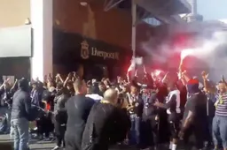 Ultras van PSV nemen straten van Liverpool over