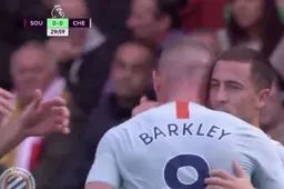 Hazard knalt bal lekker binnen en brengt Chelsea op voorsprong