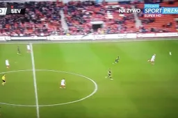 Ongelooflijke actie van Standard tegen Sevilla gaat viraal (VIDEO)