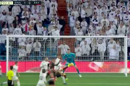 Courtois redt Real Madrid met fantastische dubbele save (Video)