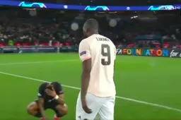 Actie van Lukaku, vlak na PSG-United, gaat de wereld rond (VIDEO)