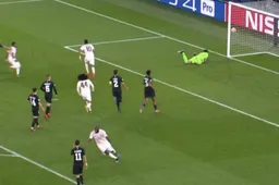 Zó viert Lukaku winning goal, United-fans worden hélemaal gek (VIDEO)