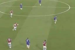 Messiaans! Hazard scoort onwaarschijnlijk doelpunt (VIDEO)