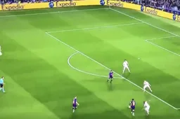 Messi speelt alles kapot in Champions League (VIDEO)