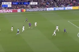 Lionel Messi beëindigt de carrière van Phil Jones (VIDEO)