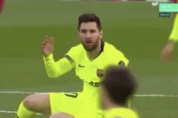 Niemand gelooft wat Messi hier meemaakte tijdens Liverpool-Barça (VIDEO)