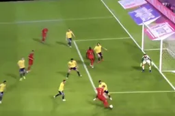 Lukaku wordt keihard uitgelachen na deze actie tegen Schotland (VIDEO)