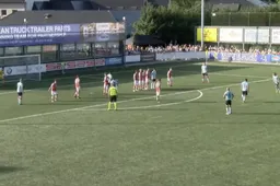 Youngster van Club Brugge maakt héérlijk doelpunt tijdens oefenmatch (VIDEO)