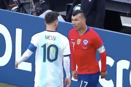 Lionel Messi krijgt vreemdste rode kaart ooit op Copa America (VIDEO)