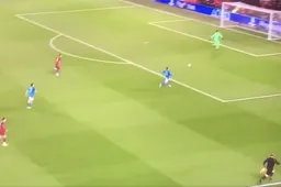 Dries Mertens maakt heel fraai doelpunt tegen Liverpool (VIDEO)