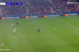 Romelu Lukaku is niet te stoppen en maakt eigenaardig doelpunt (VIDEO)