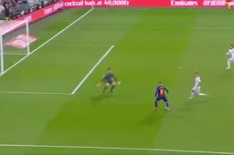 Courtois houdt Messi van goal en pakt uit met buitenaardse redding (VIDEO)