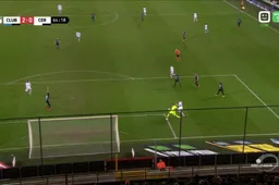 Simon Mignolet begaat bijna gruwelijke blunder tijdens Club-Cercle