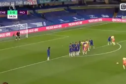 Kevin De Bruyne imponeert met fabelachtige vrijschop (VIDEO)