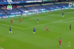 Kepa Arrizabalaga gaat vreselijk in de fout tijdens Chelsea-Liverpool (VIDEO)