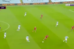 Iederéén staat perplex van wat De Bruyne hier doet tegen Liverpool (VIDEO)