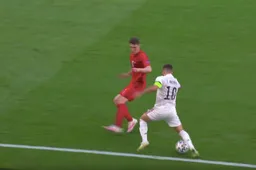 Hazard doet monden openvallen in Denemarken-België: "Dit is echt niet normaal"