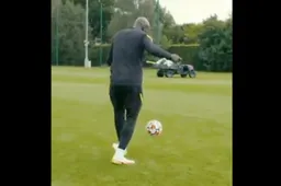 Iedereen kijkt met open mond naar Lukaku op training van Chelsea (VIDEO)