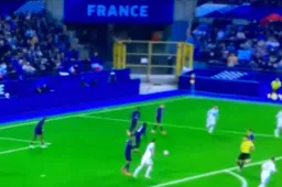 Pogba zorgt voor grote verbazing met deze actie (VIDEO)