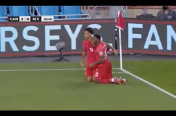 Club-fans geloven ogen niet na megatransfer: "Here' s Johnny!! (VIDEO)