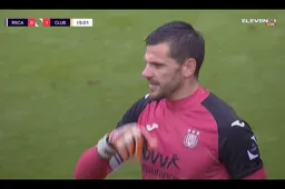 Hallucinante beelden van blunderende Van Crombrugge tegen Club (VIDEO)