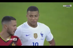Beelden van Hazard en Mbappé gaan wereld rond: "Wat zegt hij?!" (VIDEO)
