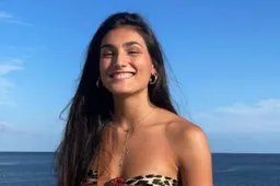 WAG Andrea doet kleren uit en maakt Anderlecht-fans wild