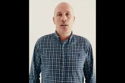 OFFICIEEL: Philippe Clement neemt op originele manier afscheid van Club