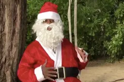 Verguisde Evra heeft hilarische kerstboodschap voor de wereld (video)