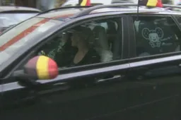 Heb je je auto versierd in Belgische driekleur? Dan krijg je een boete