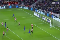 Suarez scoort zijn 100e doelpunt voor Barcelona op deze fenomenale manier (Video)