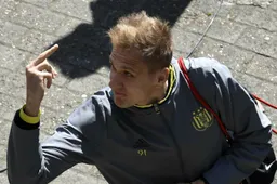 'Dit is de compleet absurde reden waarom Teodorczyk middelvinger naar Club-fans opstak'