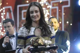 Red Flame Tessa Wullaert doet monden openvallen met bikinifoto: "Hell yeah!"