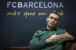 Barcelona maakt nieuw rugnummer van Vermaelen bekend