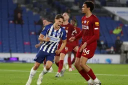 Leandro Trossard pakt uit met heerlijk doelpunt tegen kampioen Liverpool (VIDEO)