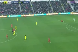 Verratti pakt uit met een hilarische terugspeelbal, scheidsrechter kan er niet mee lachen (Video)