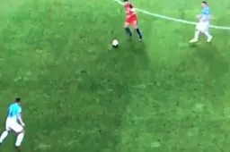 De "no-look" pass van Jordan Henderson loopt helemaal fout (Video)