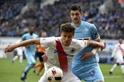 Speler van AA Gent daagt Club-spelers tijdens wedstrijd uit met schaamtelijke CL-campagne