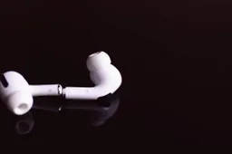 airpods 6365870 1280